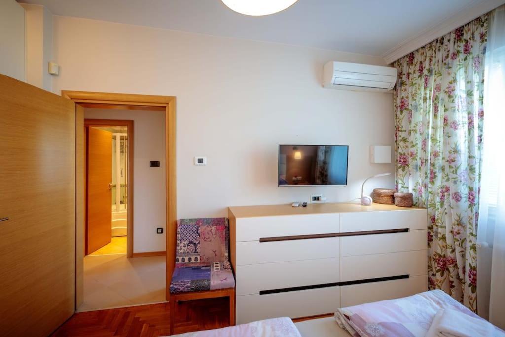 Green Apartment - Top Location, Near City Center! Szófia Kültér fotó
