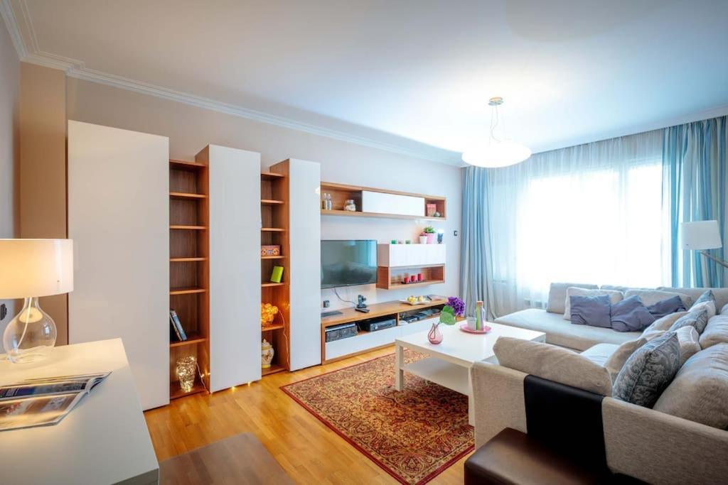 Green Apartment - Top Location, Near City Center! Szófia Kültér fotó