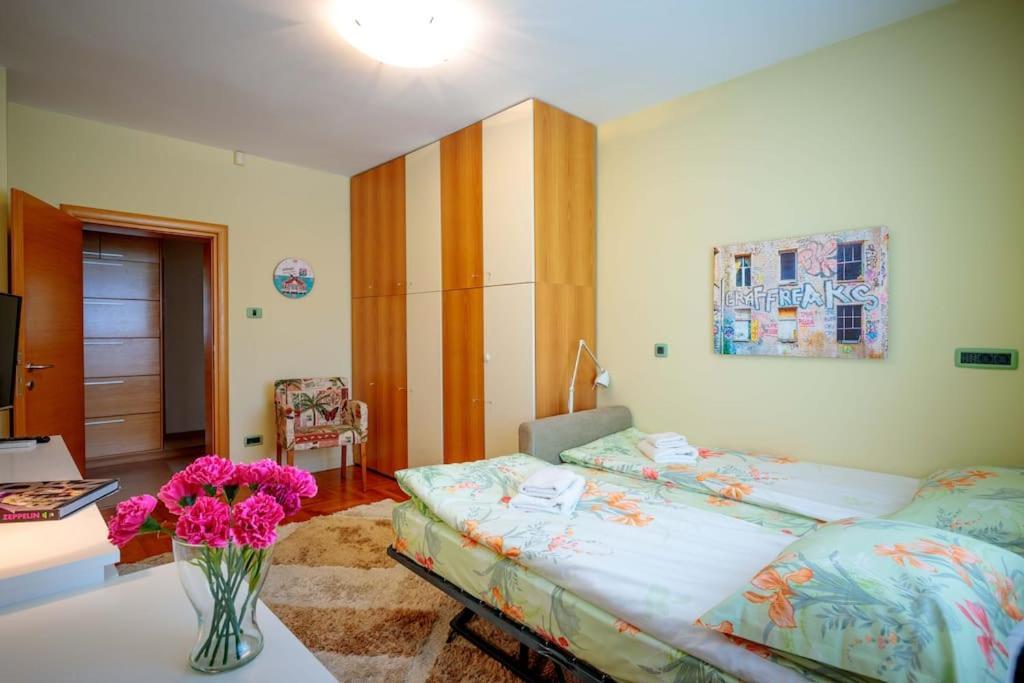 Green Apartment - Top Location, Near City Center! Szófia Kültér fotó