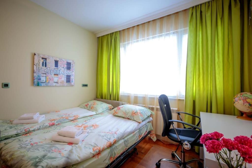 Green Apartment - Top Location, Near City Center! Szófia Kültér fotó